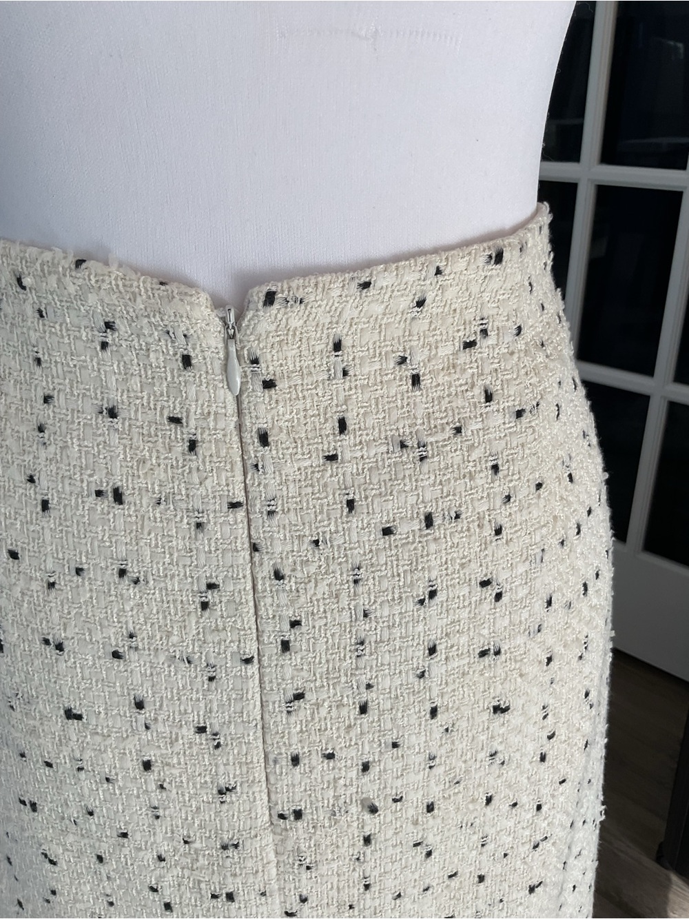 Ann Taylor Cream Confetti Tweed Pencil Skirt Size 10 - Picture 7 of 10